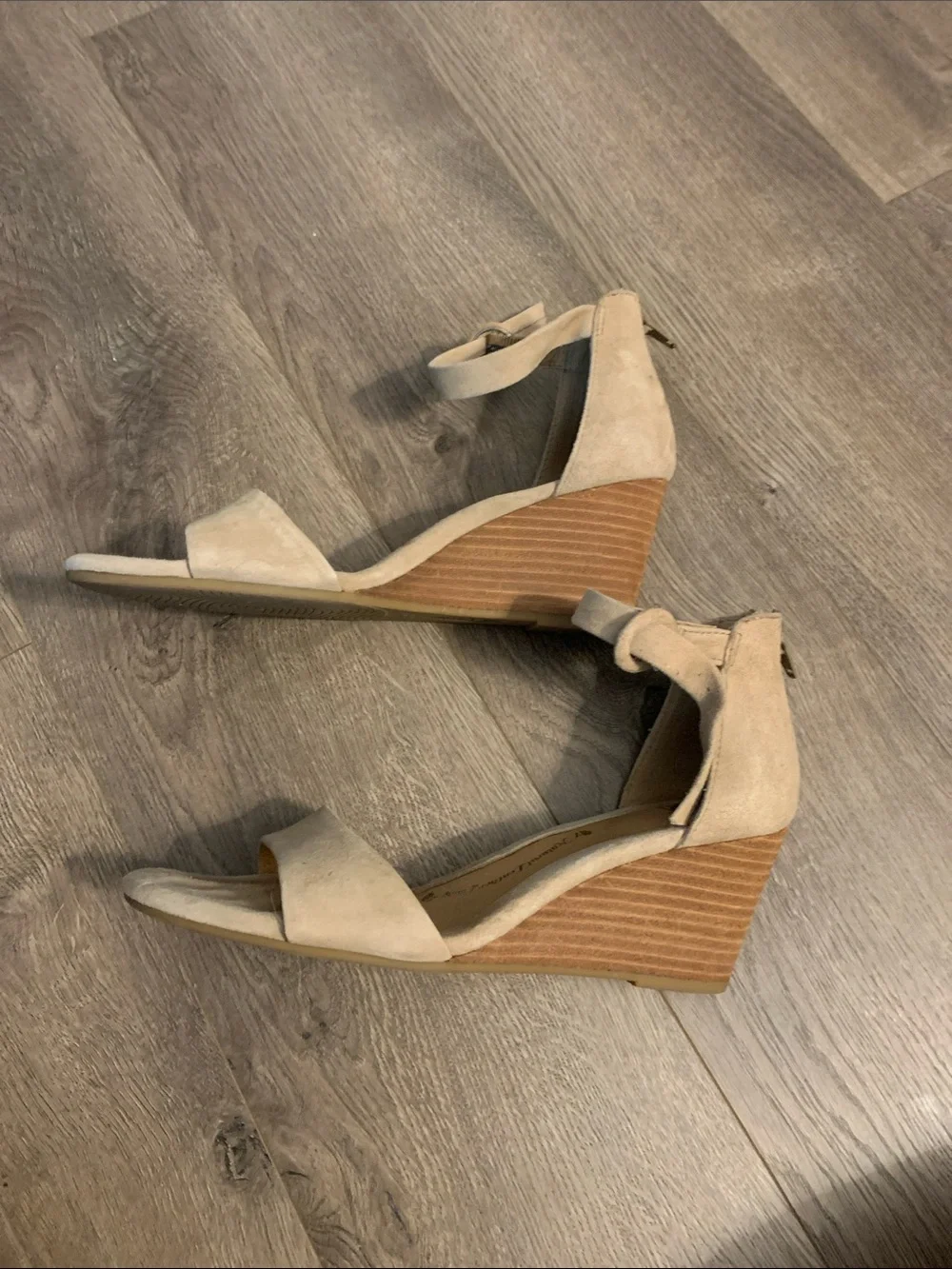 Söfft Strappy Wedge Sandals